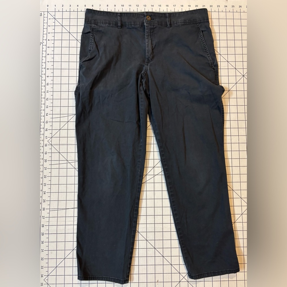 The North Face Women’s Size 8 Charcoal Cropped Cargo Utility Pants